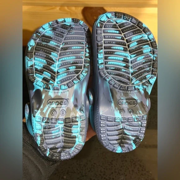 NWT Crocs Classic Marbled Navy Toddler' Clog Shoes Size 8 - Picture 4 of 5